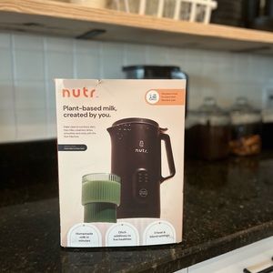 Nutr machine- automatic but milk maker! Makes all kinds of milk.